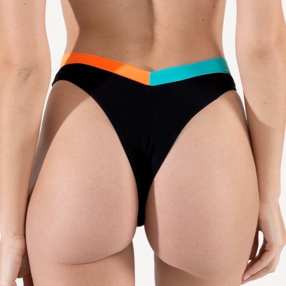 ONEONE Swimwear Jesse Swim Cheeky Bikini Bottom in Nassau Colorblock Black XS - Picture 5 of 13